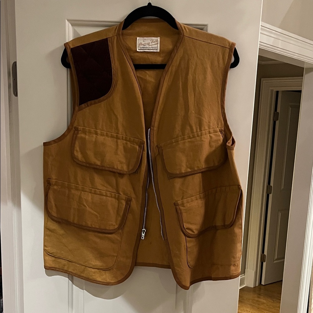Brown hunting  Vest with Pockets.